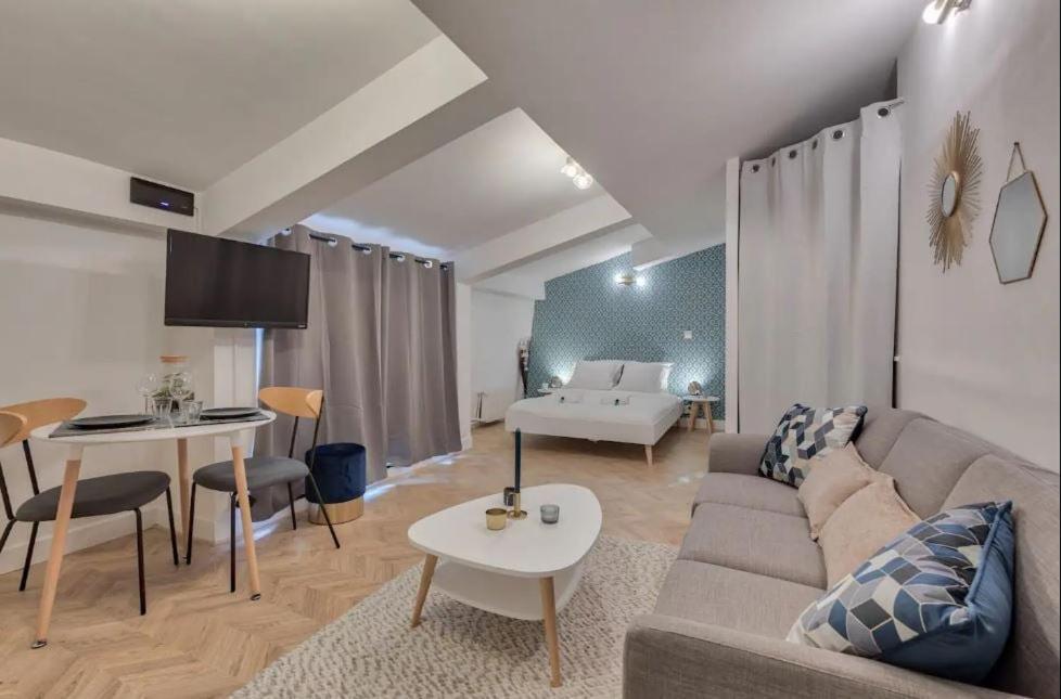 Appartement Renove Proche Arc Triomphe - 2P Paris Exterior photo